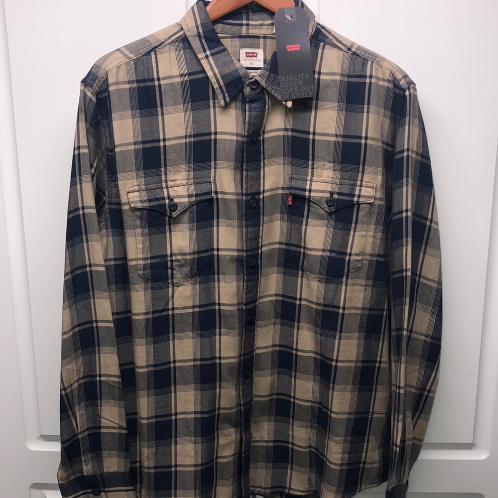 Levi’s Men’s XL Button Down Shirt